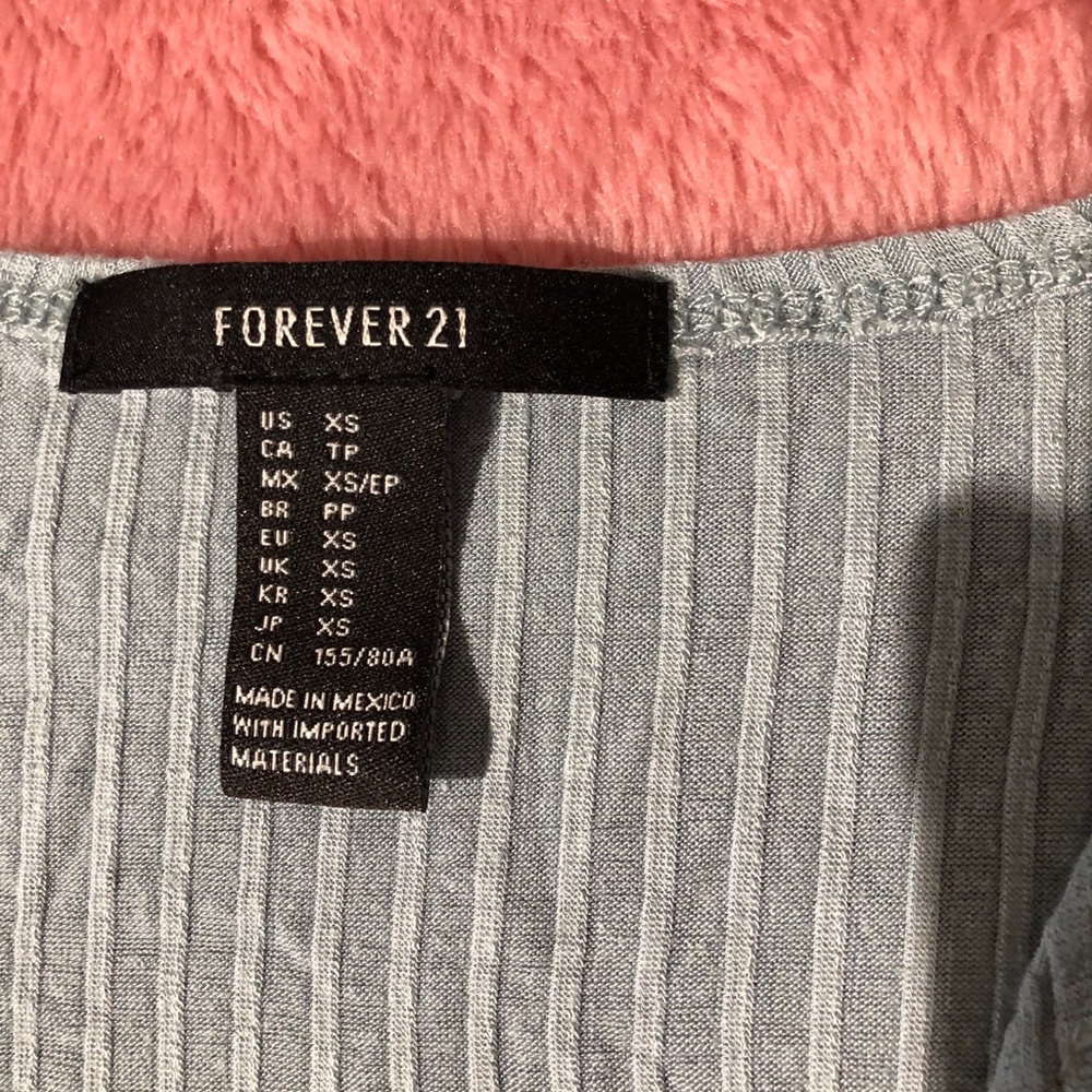 Stretchy- faux rap crop top - Picture 2 of 2